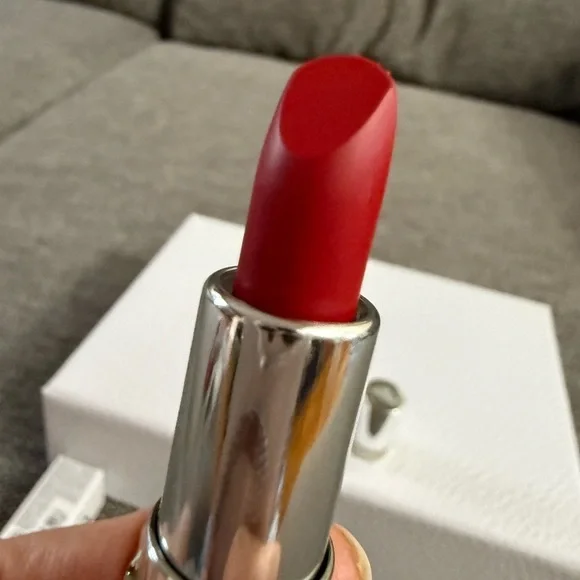 Prada Monochrome Soft Matter Lipstick R28 Fuoco Hyper Matte Miniature 1.3 g New - Picture 4 of 9